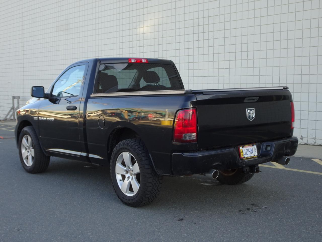 RAM 1500 2WD Reg Cab 120.5" Express 2012