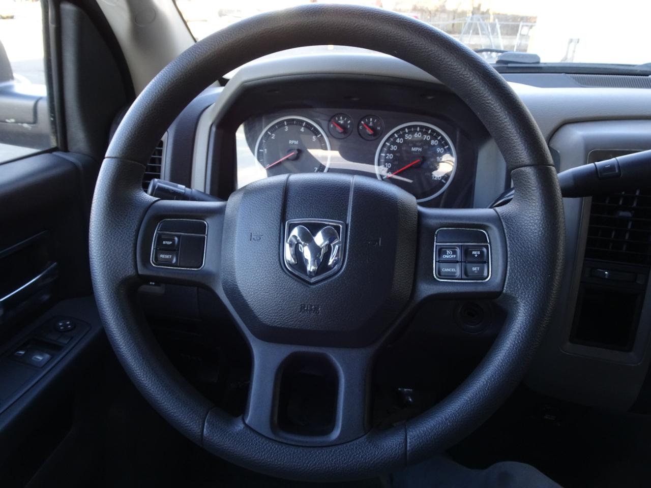 RAM 1500 2WD Reg Cab 120.5" Express 2012