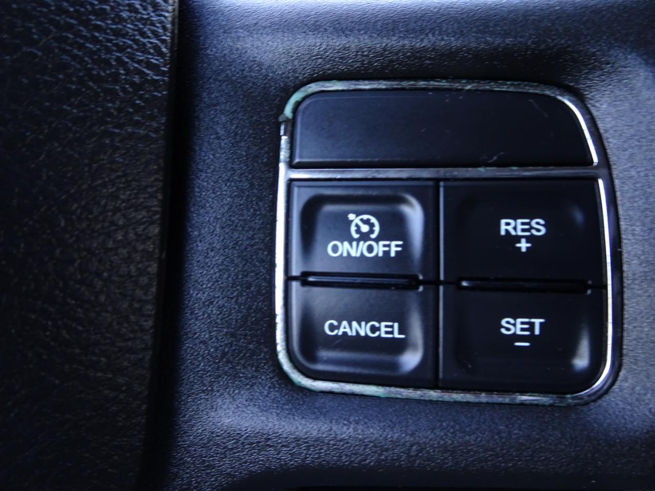 RAM 1500 2WD Reg Cab 120.5" Express 2012