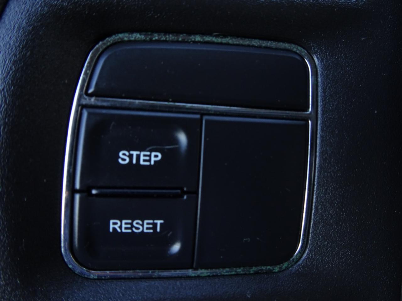 RAM 1500 2WD Reg Cab 120.5" Express 2012