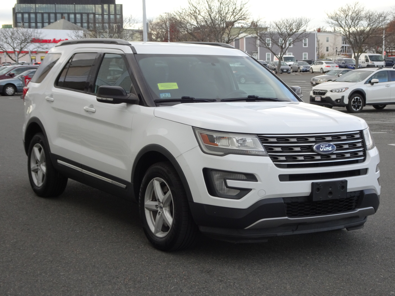 2017 Ford Explorer XLT photo 3