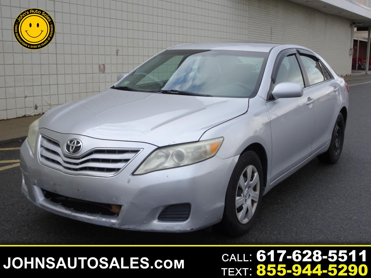 Toyota Camry 4dr Sdn I4 Auto LE (Natl) 2011