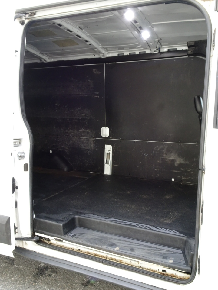 Ford Transit Cargo Van T-250 130" Med Rf 9070 GVWR RWD 2021