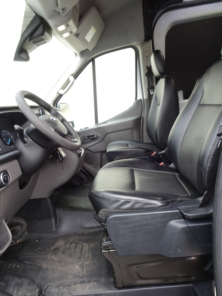 Ford Transit Cargo Van T-250 130" Med Rf 9070 GVWR RWD 2021