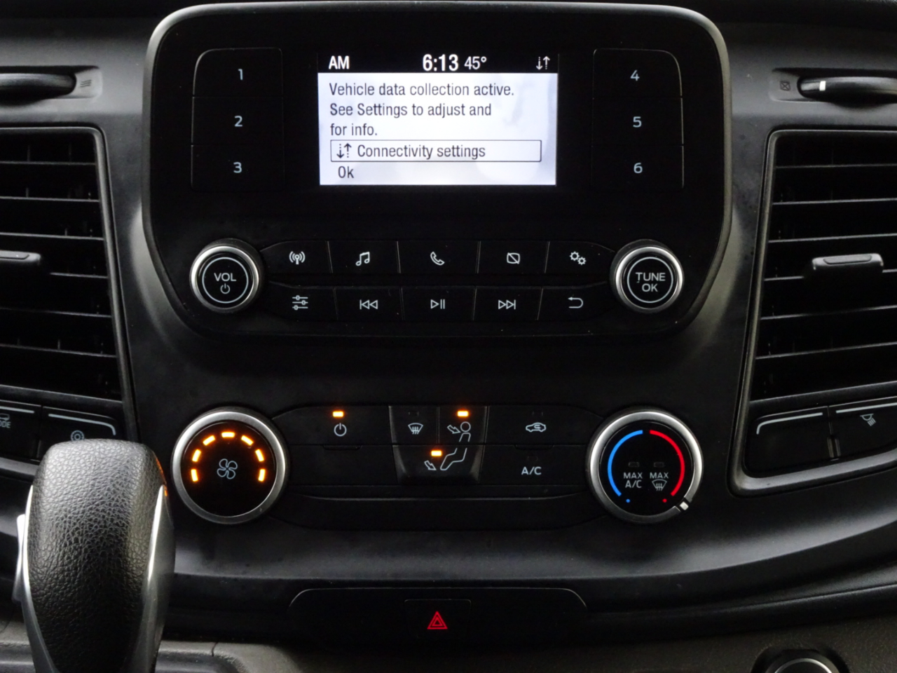 Ford Transit Cargo Van T-250 130" Med Rf 9070 GVWR RWD 2021