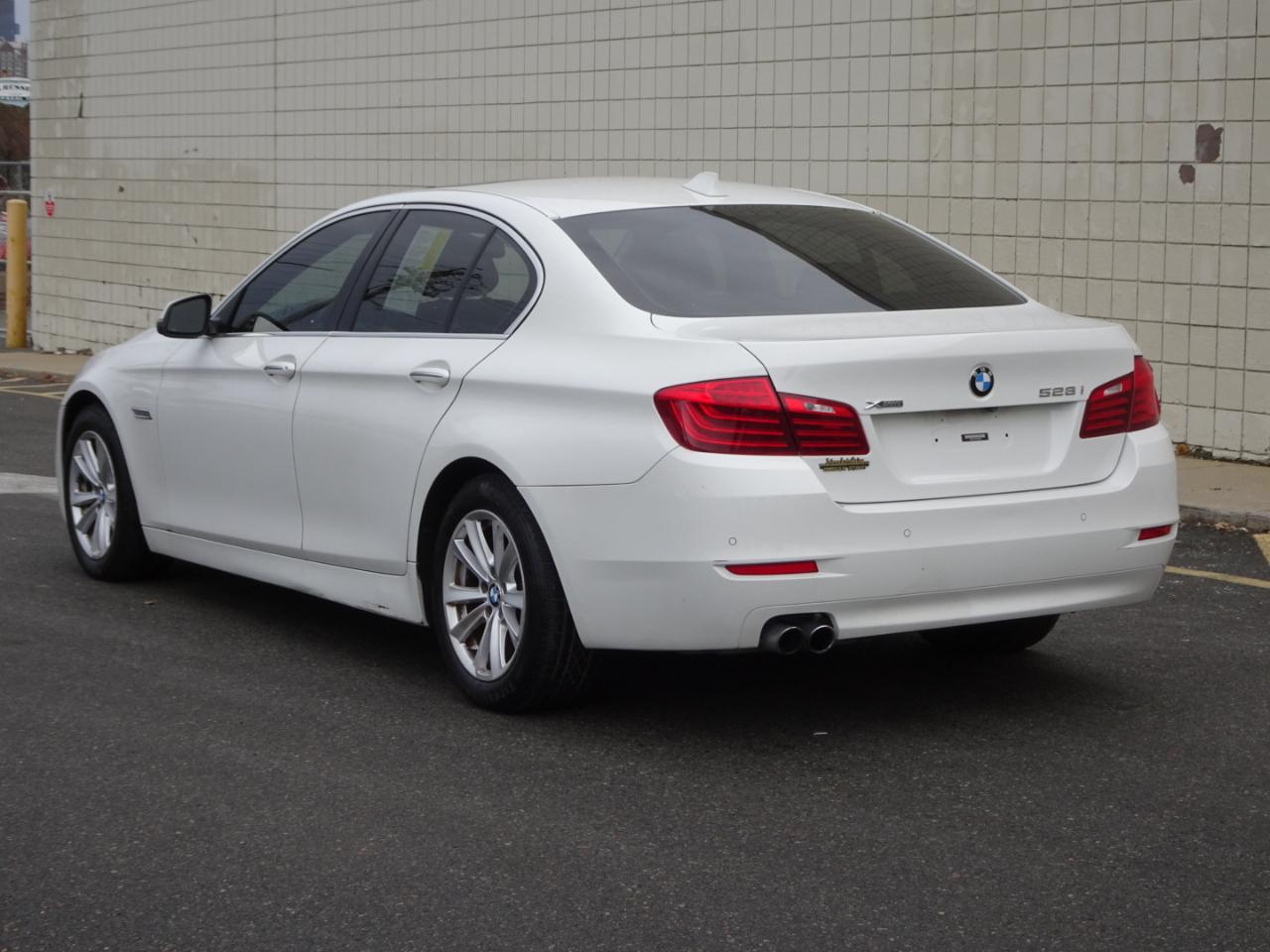 BMW 5 Series 4dr Sdn 528i xDrive AWD 2015
