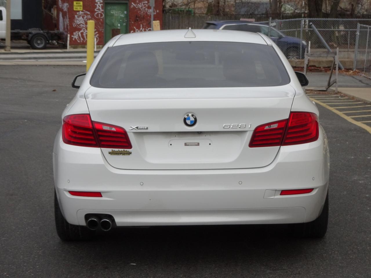 BMW 5 Series 4dr Sdn 528i xDrive AWD 2015