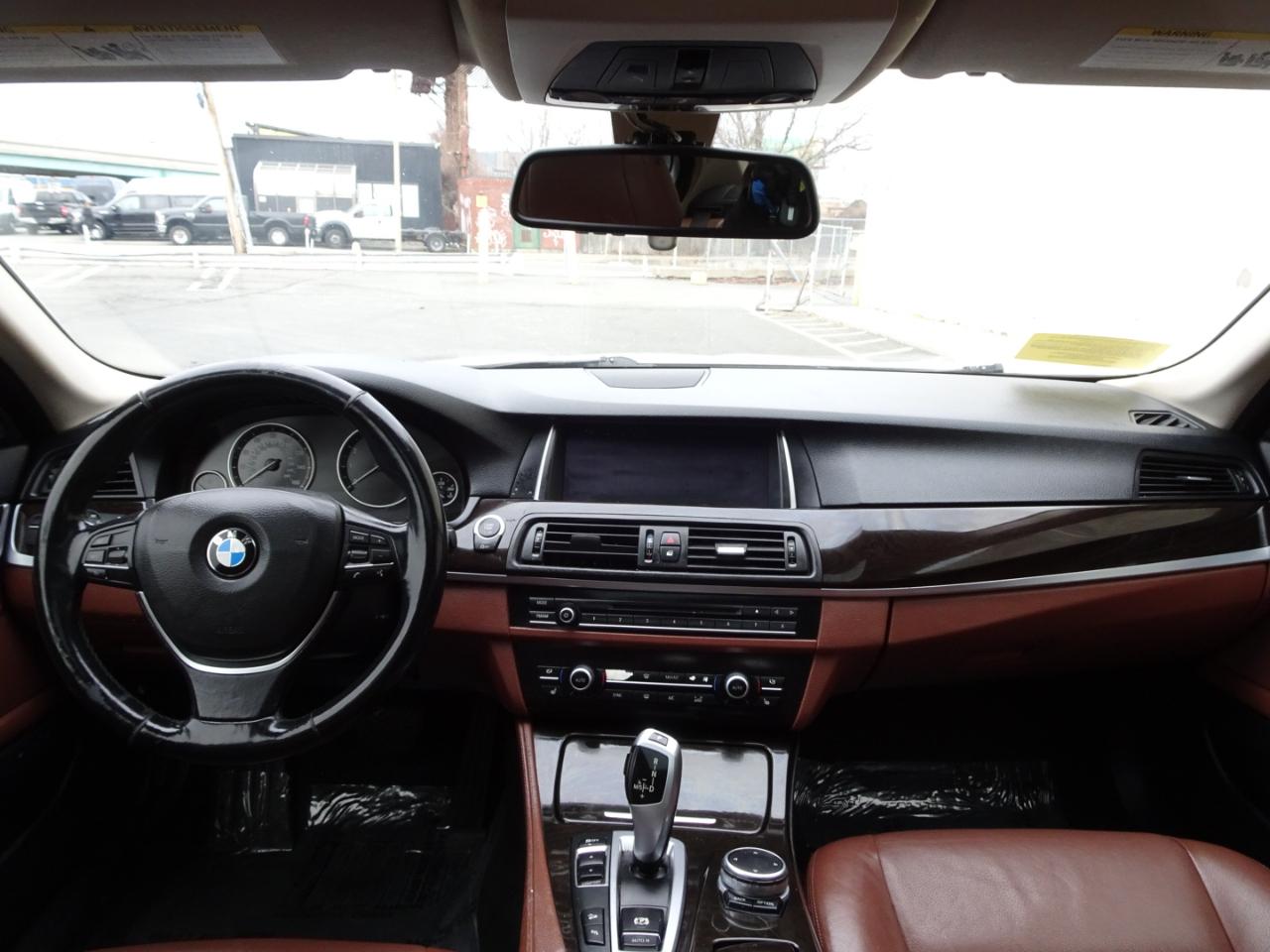 BMW 5 Series 4dr Sdn 528i xDrive AWD 2015