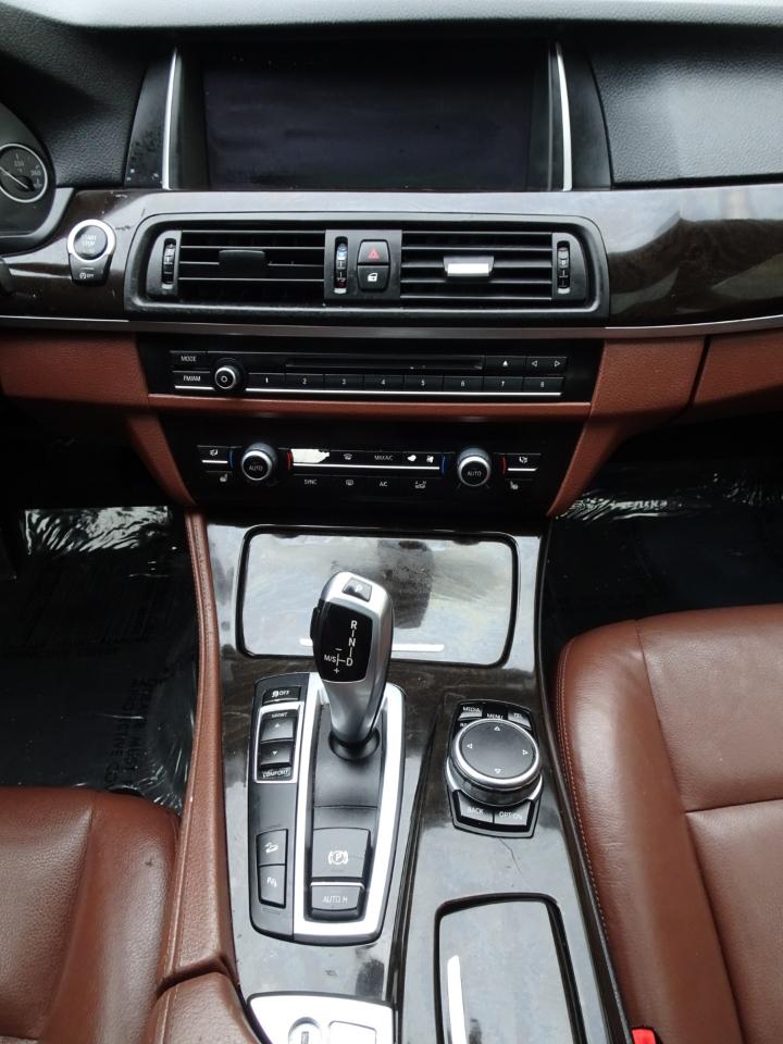 BMW 5 Series 4dr Sdn 528i xDrive AWD 2015