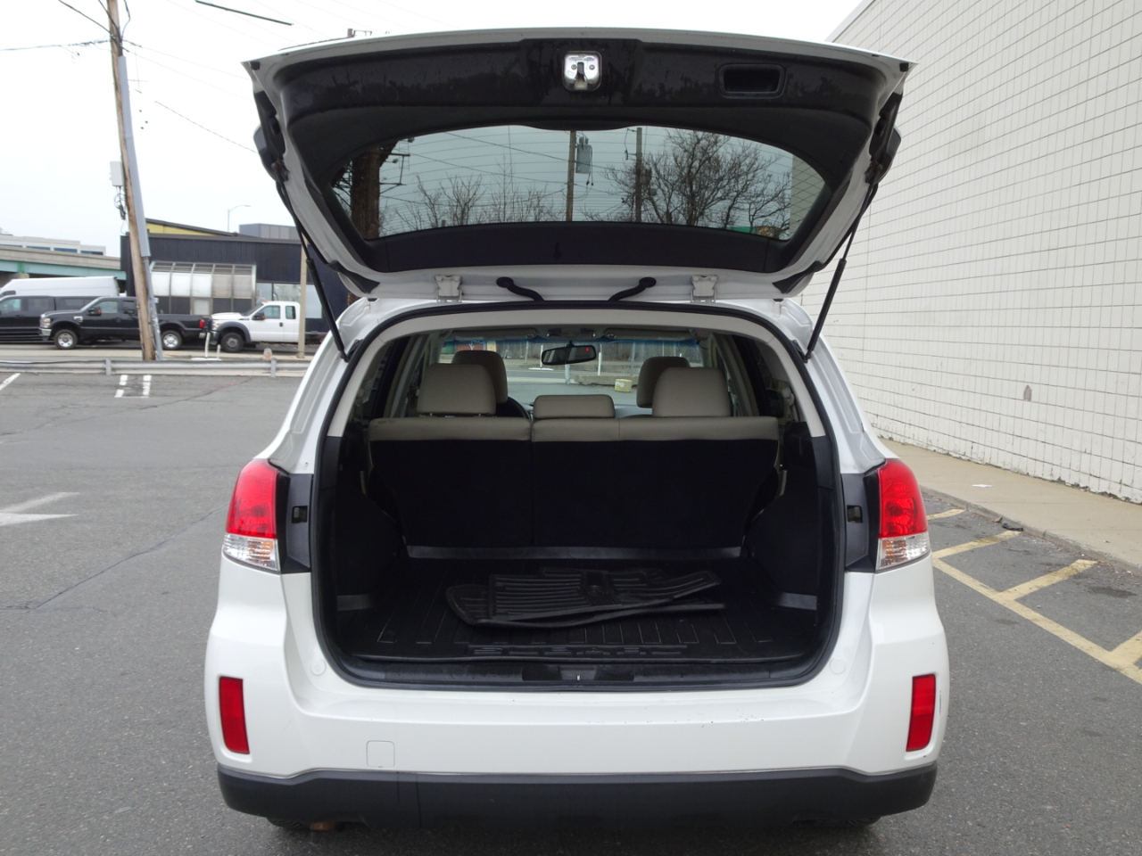 Subaru Outback 4dr Wgn H4 Auto 2.5i Limited 2012