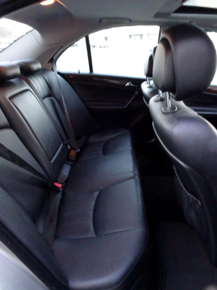 Mercedes-Benz C-Class 4dr Luxury Sdn 3.0L 4MATIC 2006
