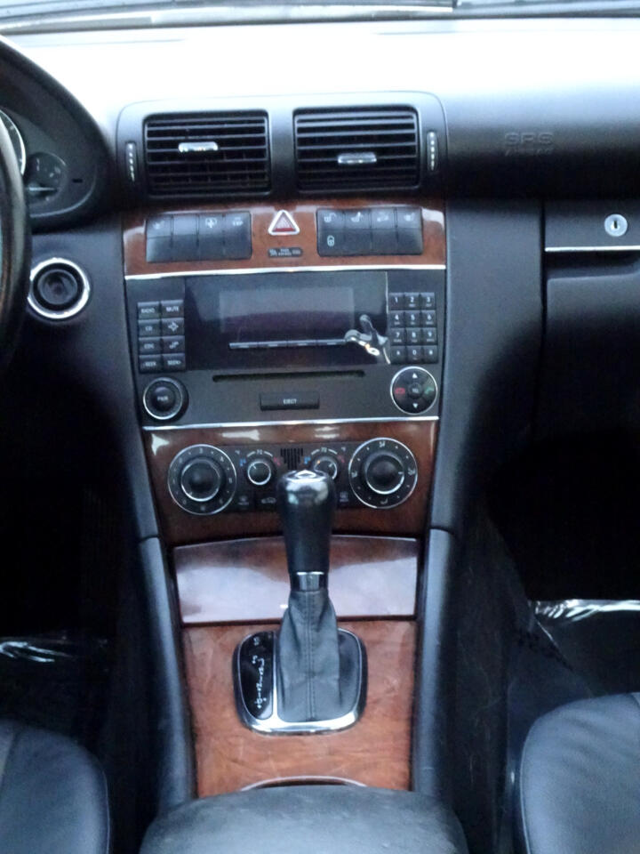 Mercedes-Benz C-Class 4dr Luxury Sdn 3.0L 4MATIC 2006