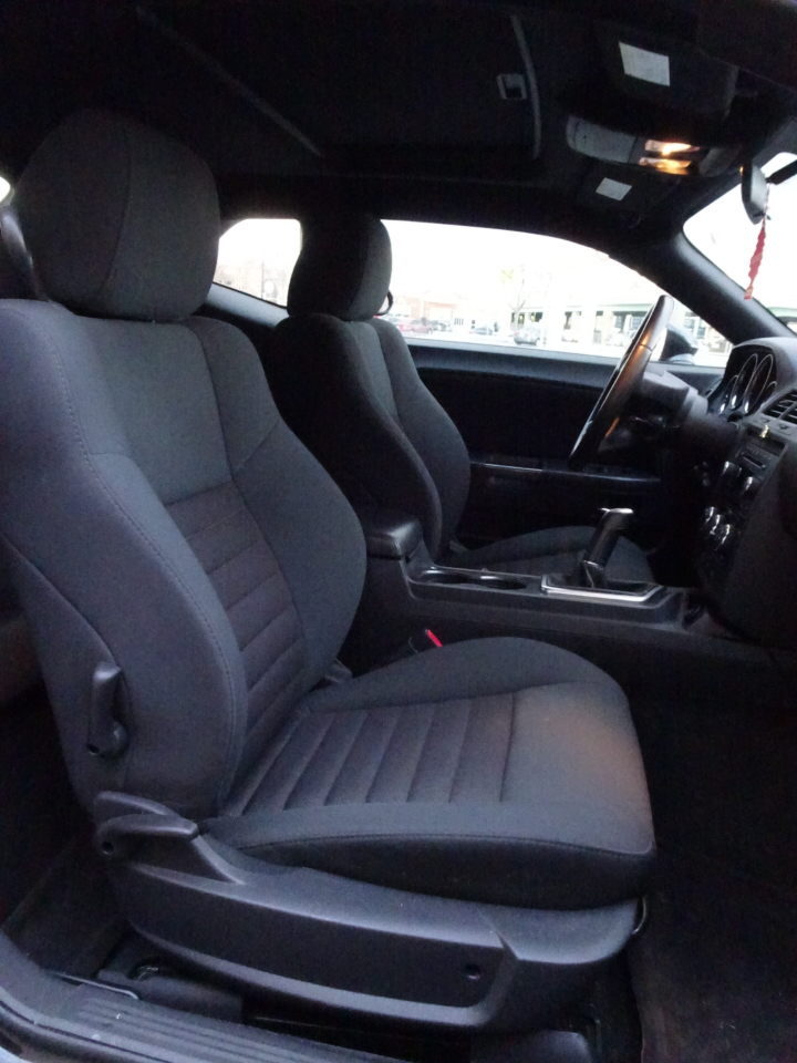 Dodge Challenger 2dr Cpe R/T 2010