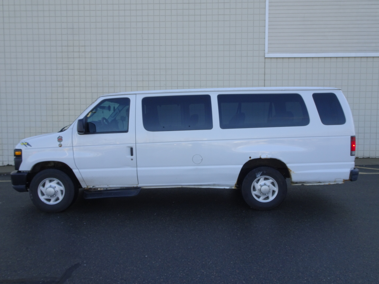 Ford Econoline Wagon E-350 Super Duty Ext XLT 2008