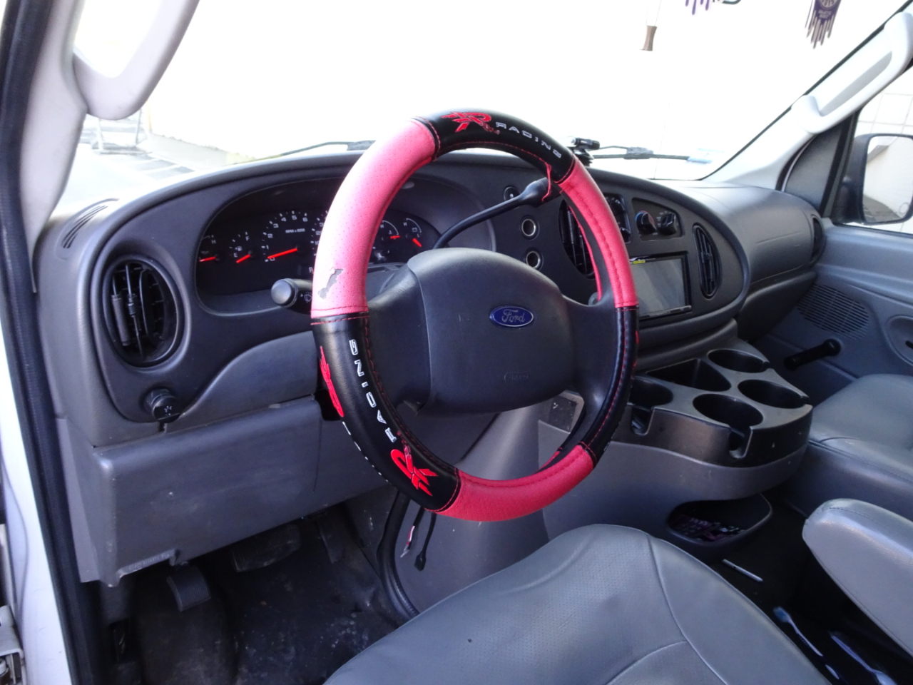 Ford Econoline Wagon E-350 Super Duty Ext XLT 2008