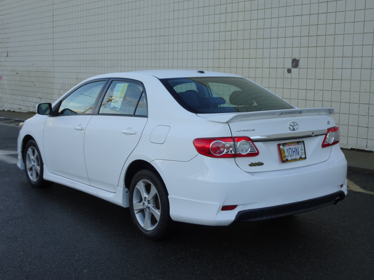 Toyota Corolla 4dr Sdn Manual S (Natl) 2012