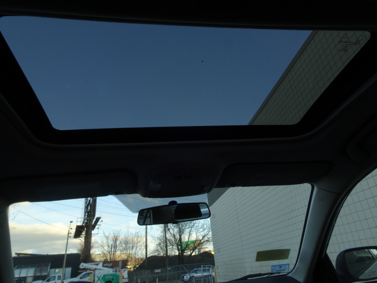 Toyota Corolla 4dr Sdn Manual S (Natl) 2012