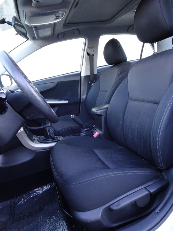 Toyota Corolla 4dr Sdn Manual S (Natl) 2012