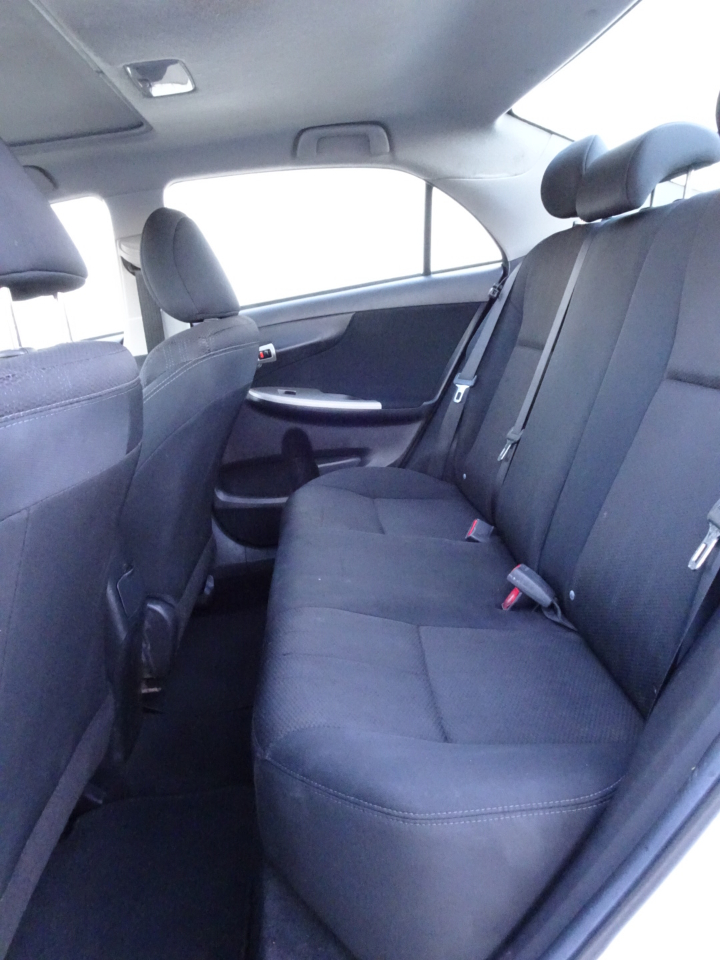 Toyota Corolla 4dr Sdn Manual S (Natl) 2012