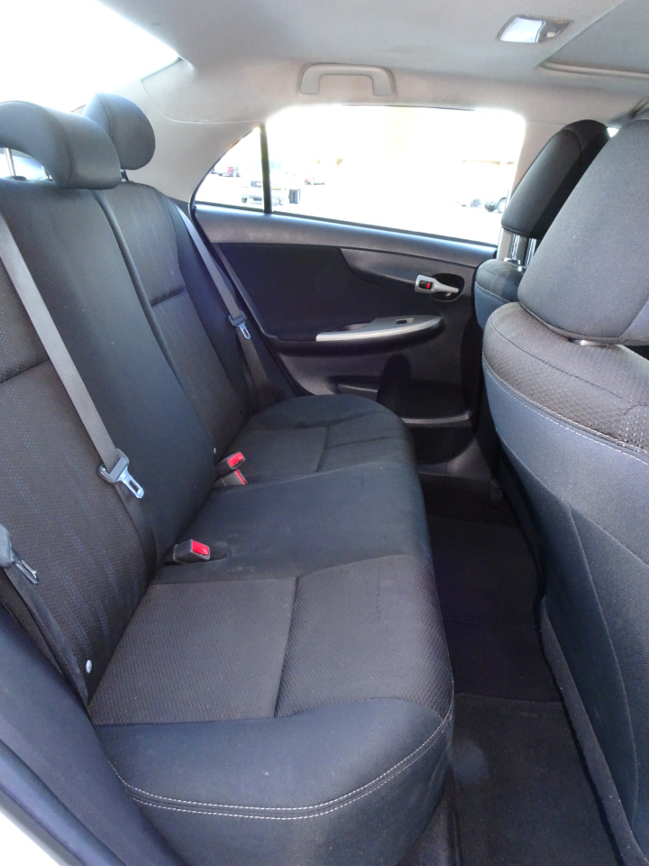 Toyota Corolla 4dr Sdn Manual S (Natl) 2012