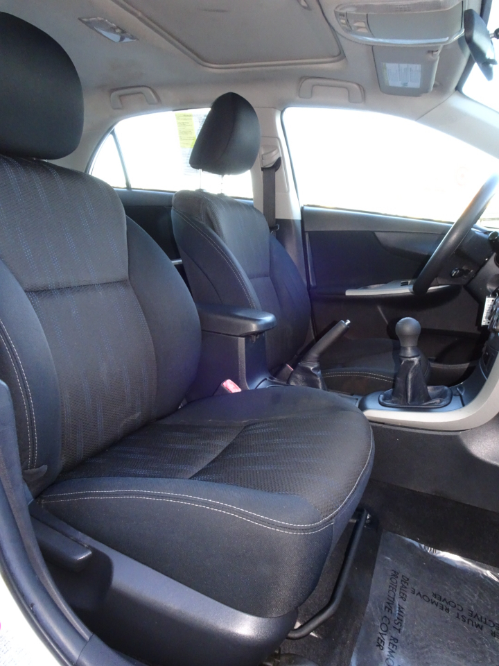 Toyota Corolla 4dr Sdn Manual S (Natl) 2012