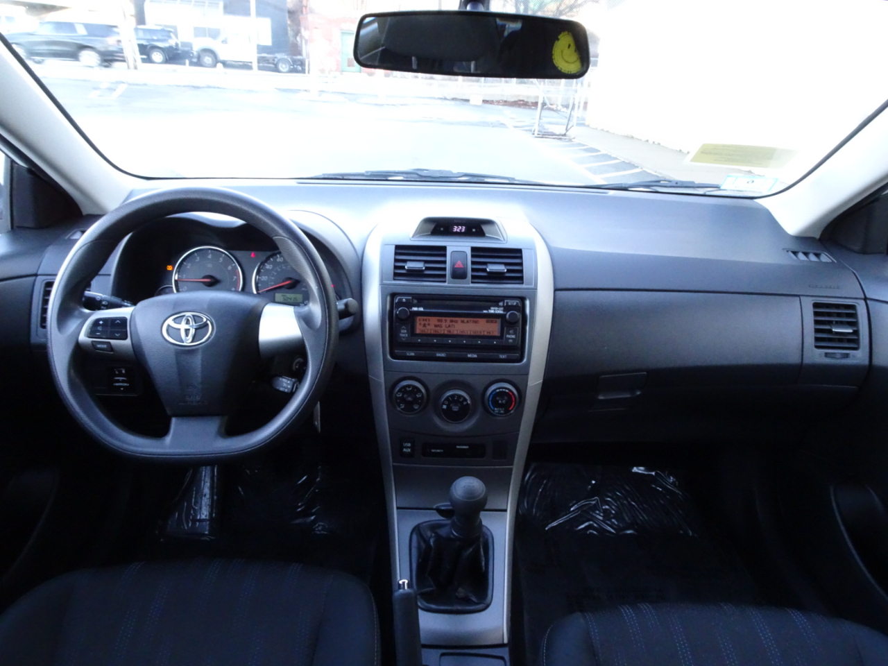 Toyota Corolla 4dr Sdn Manual S (Natl) 2012