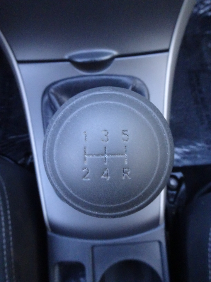 Toyota Corolla 4dr Sdn Manual S (Natl) 2012