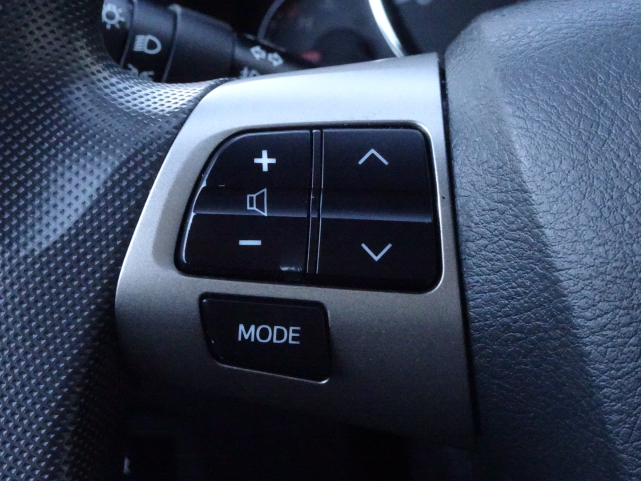 Toyota Corolla 4dr Sdn Manual S (Natl) 2012