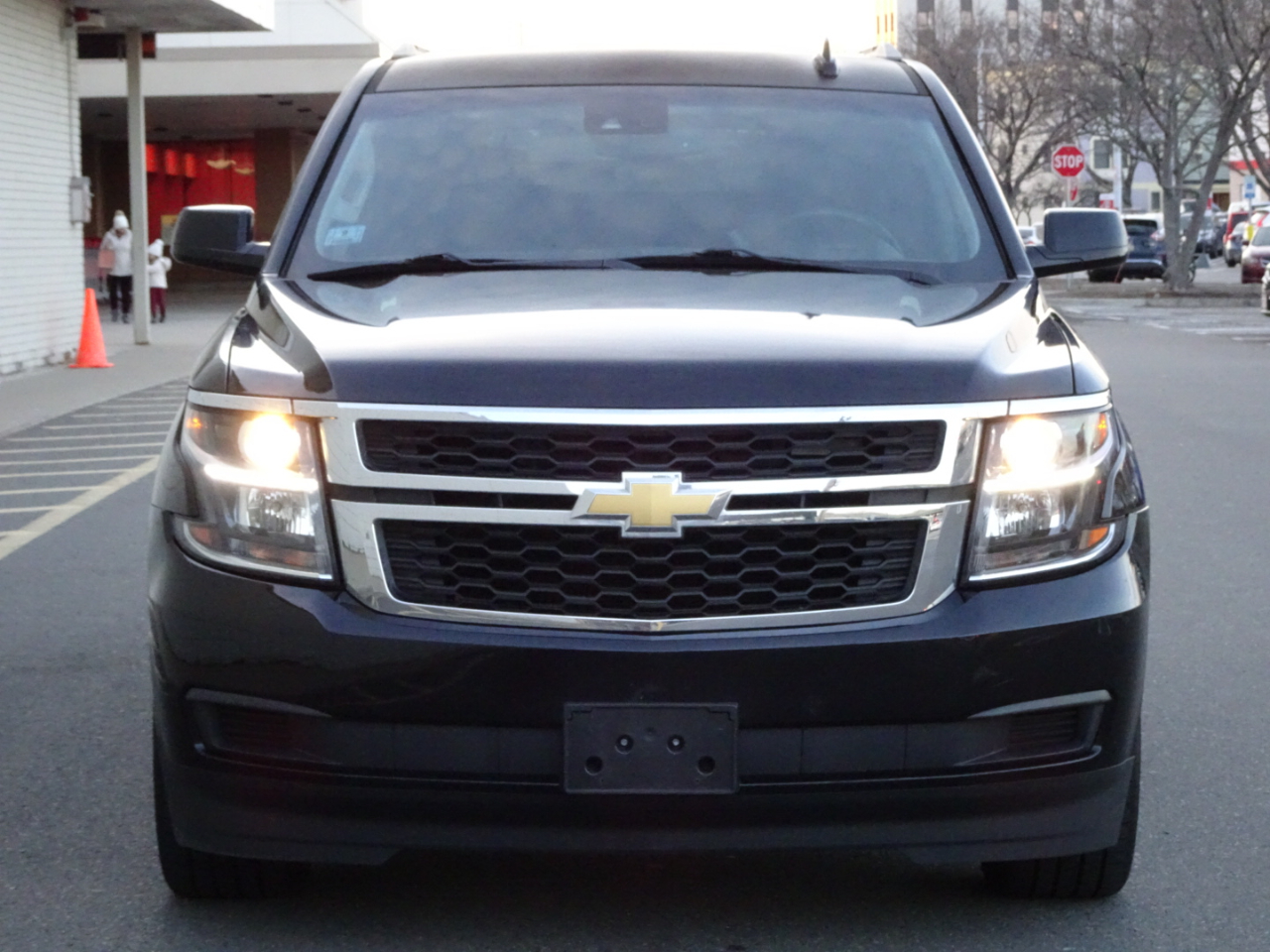 Chevrolet Suburban 2WD 4dr LT 2015