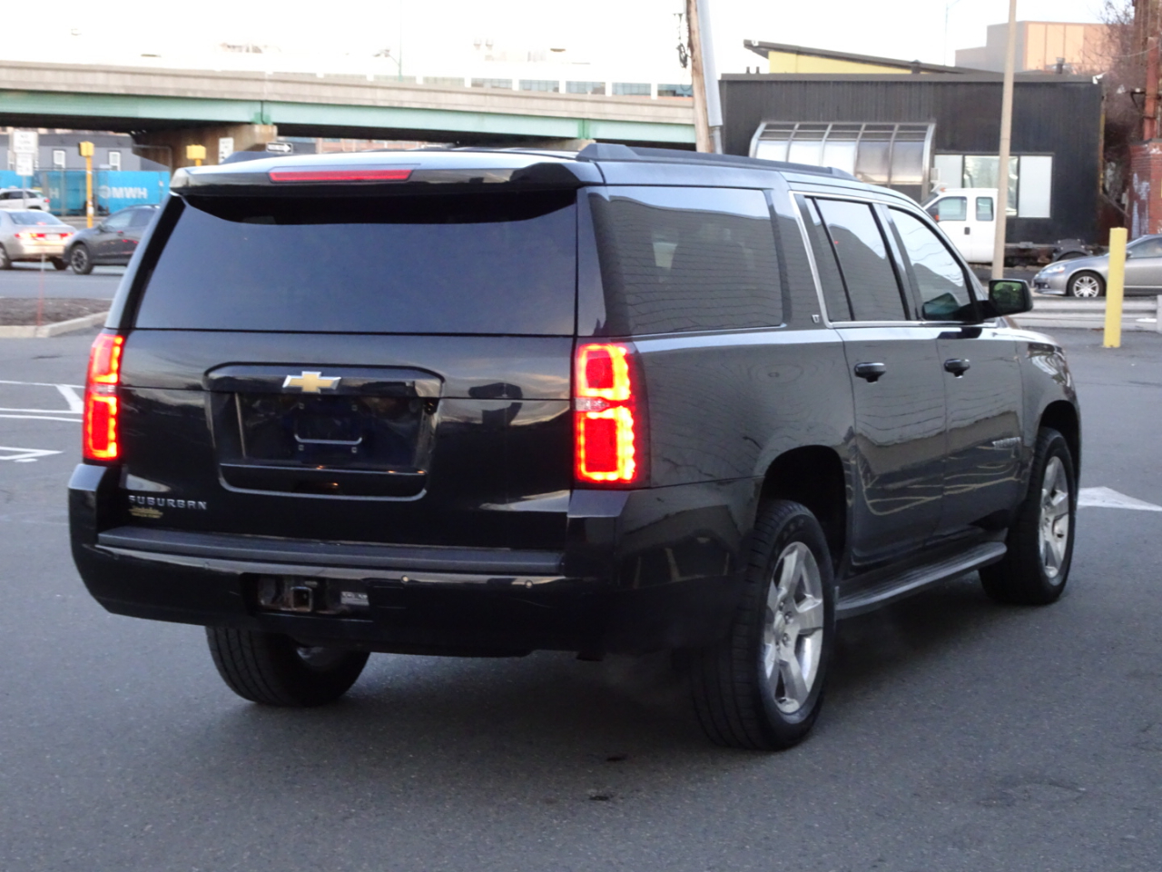 Chevrolet Suburban 2WD 4dr LT 2015