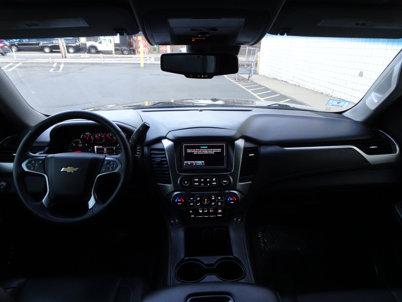 Chevrolet Suburban 2WD 4dr LT 2015