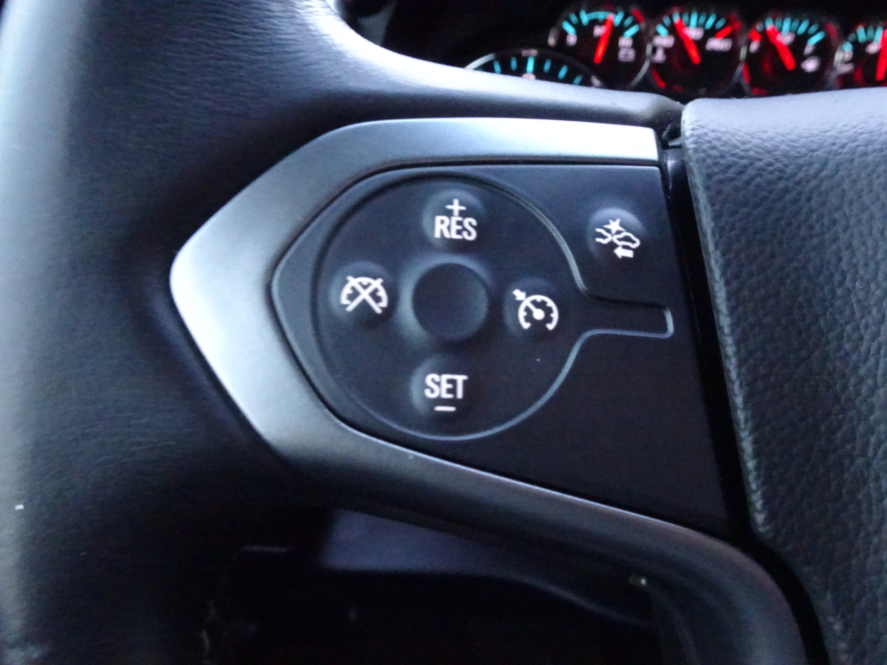 Chevrolet Suburban 2WD 4dr LT 2015