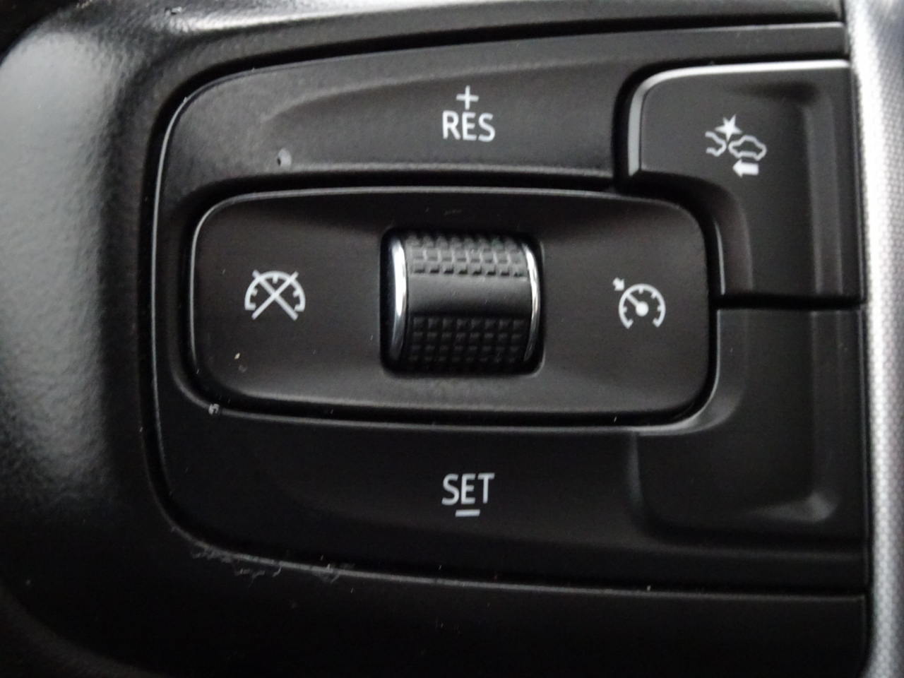 GMC Yukon 4WD 4dr SLT 2023