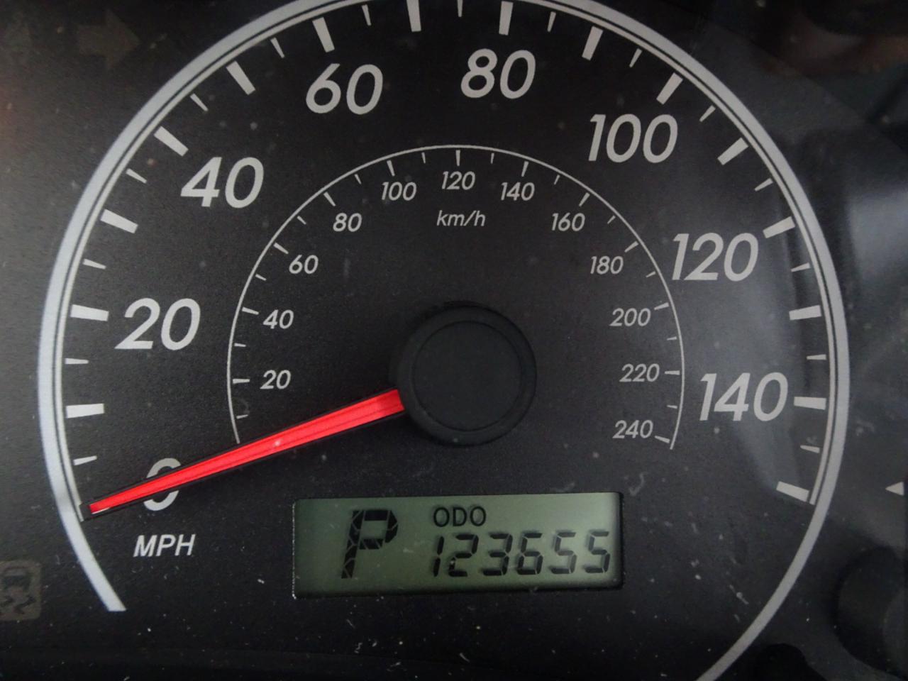 Toyota Corolla 4dr Sdn Auto LE Special Edition (Natl) 2013