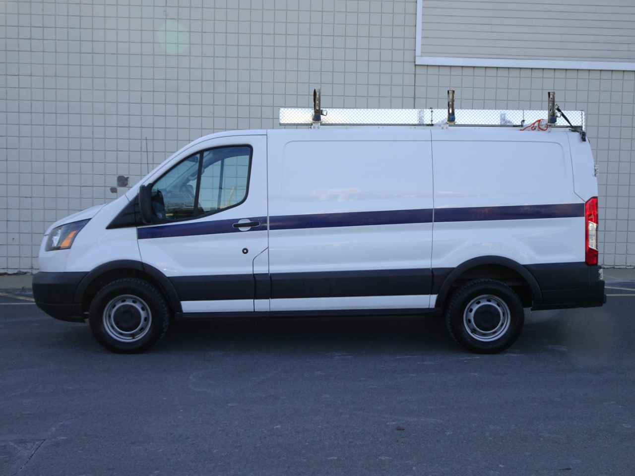 Ford Transit Van T-250 130" Low Rf 9000 GVWR Swing-Out RH Dr 2017