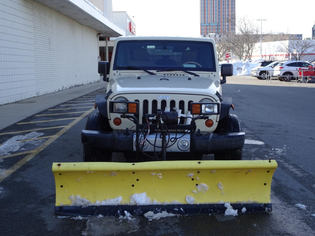 Jeep Wrangler Unlimited 4WD 4dr Sahara 2012