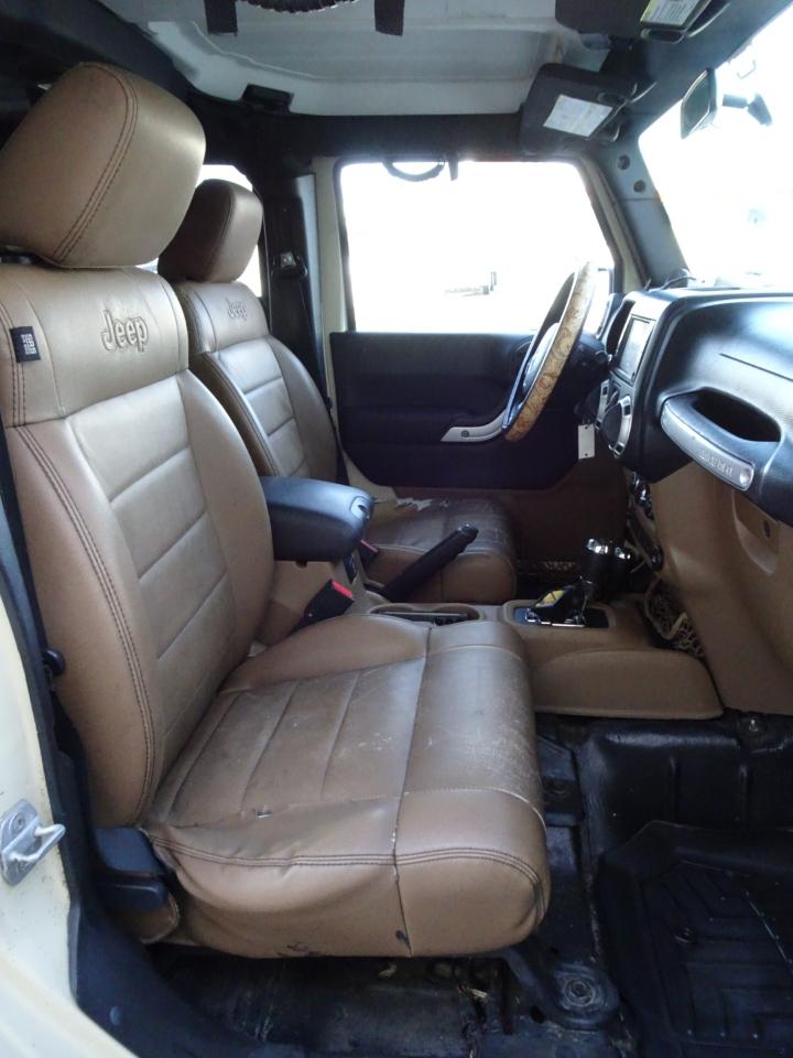 Jeep Wrangler Unlimited 4WD 4dr Sahara 2012