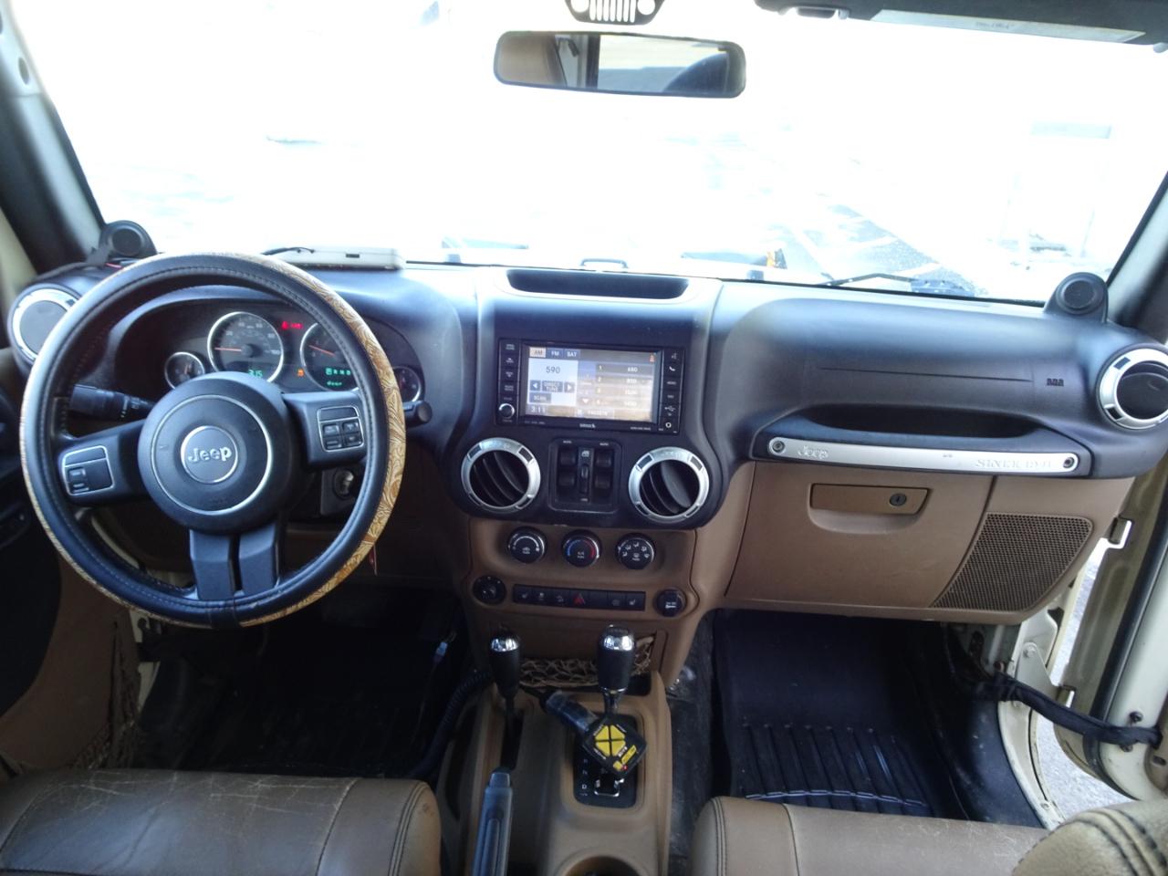 Jeep Wrangler Unlimited 4WD 4dr Sahara 2012