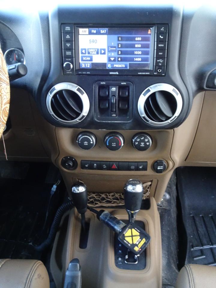Jeep Wrangler Unlimited 4WD 4dr Sahara 2012