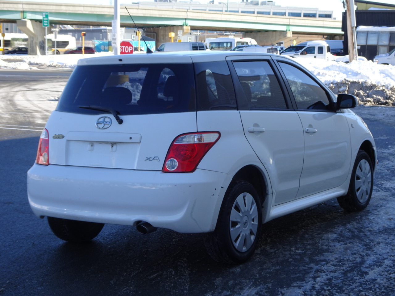 Scion xA 4dr HB Manual (Natl) 2006