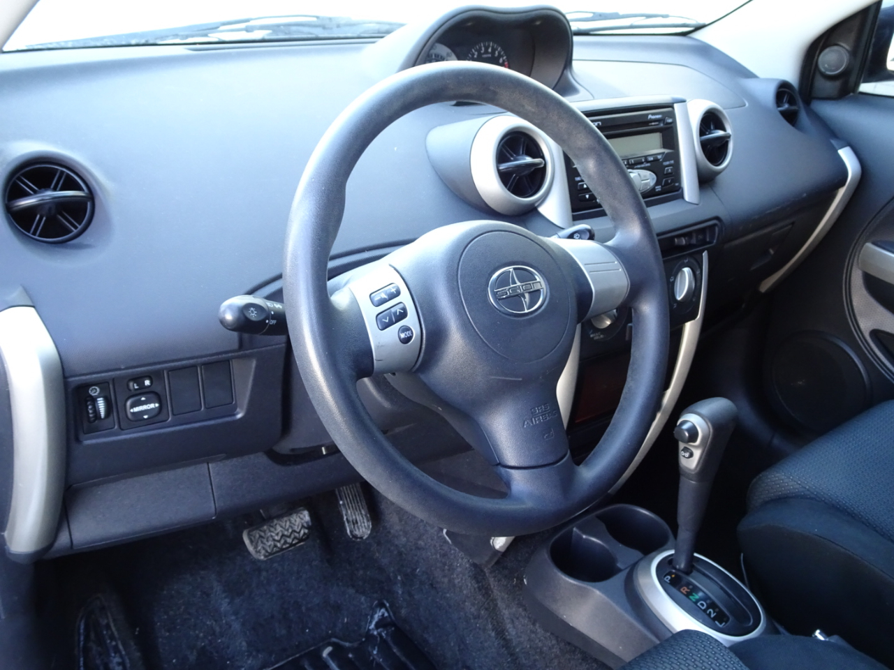 Scion xA 4dr HB Manual (Natl) 2006