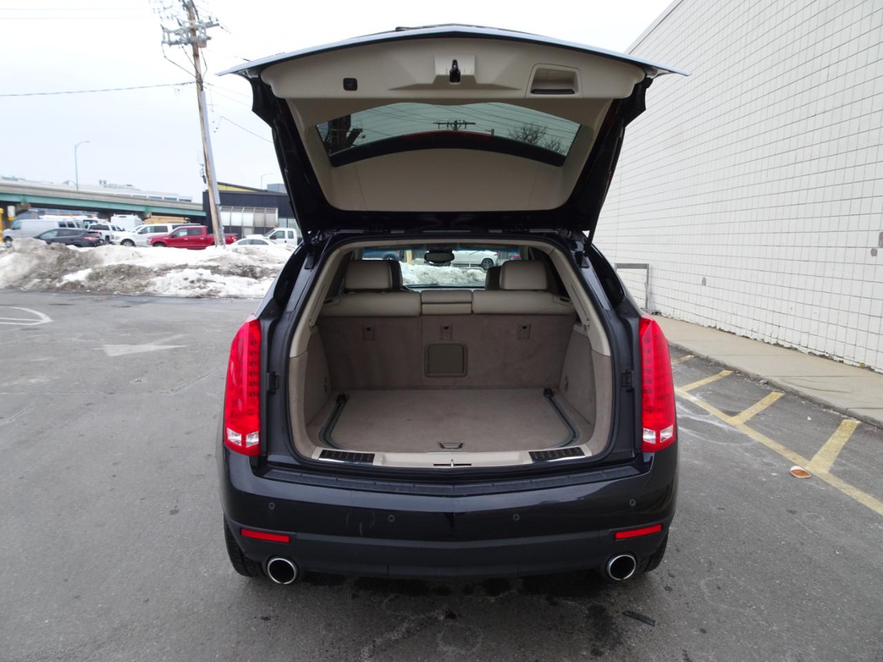 Cadillac SRX AWD 4dr Performance Collection 2011
