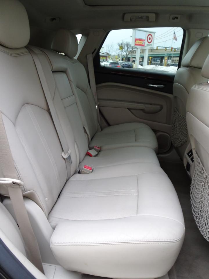 Cadillac SRX AWD 4dr Performance Collection 2011