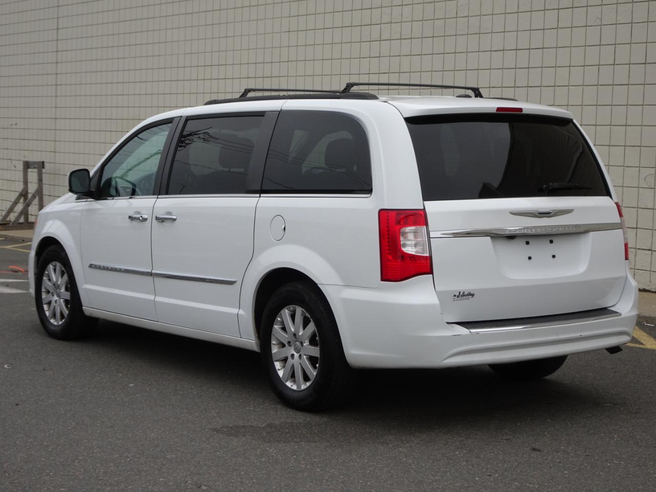 Chrysler Town & Country 4dr Wgn Touring 2016