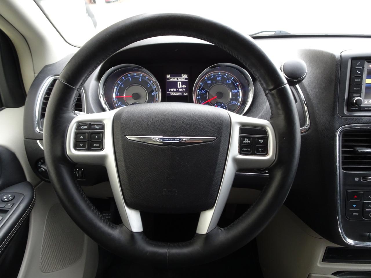 Chrysler Town & Country 4dr Wgn Touring 2016