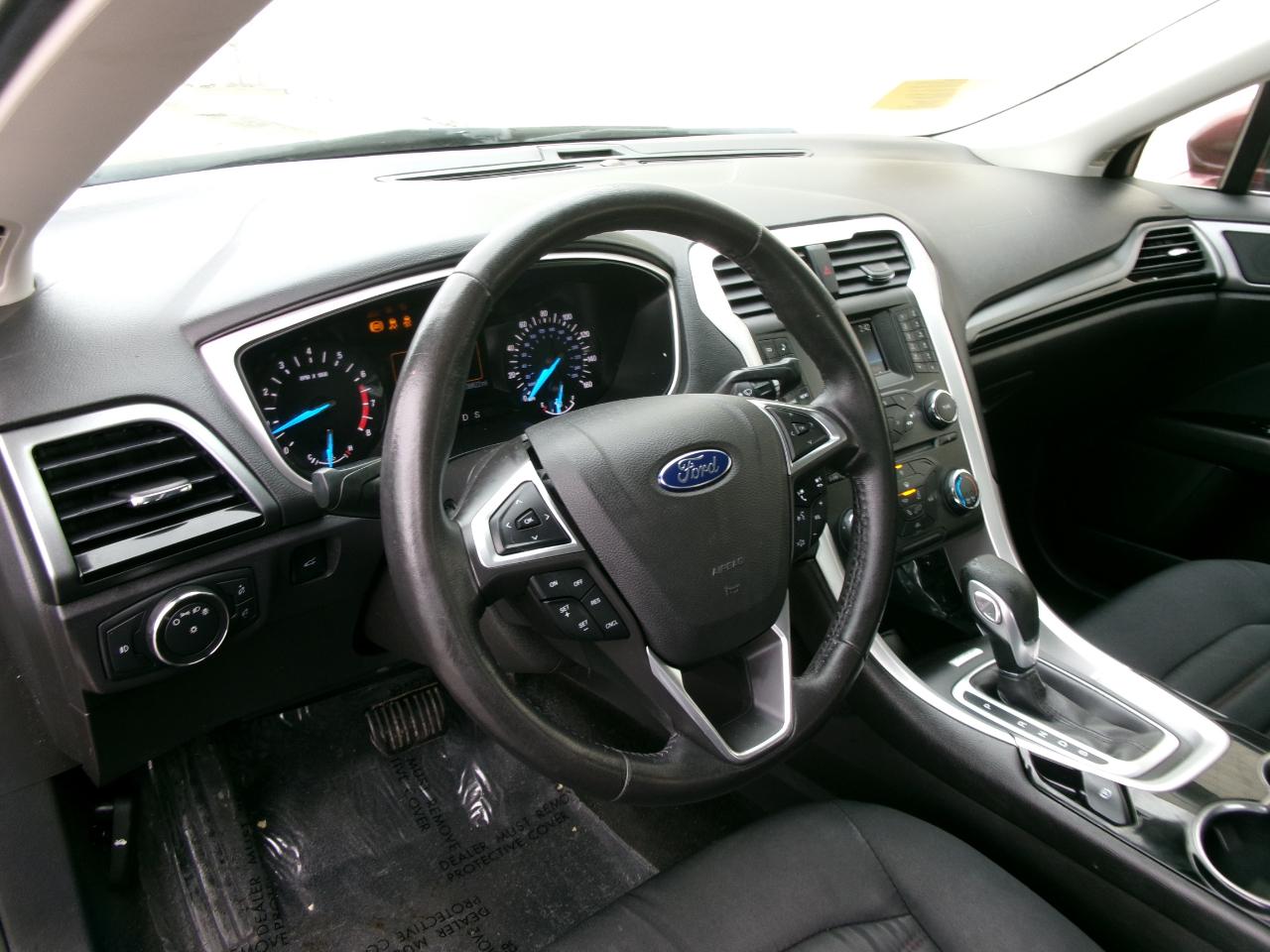 Ford Fusion 4dr Sdn SE FWD 2016