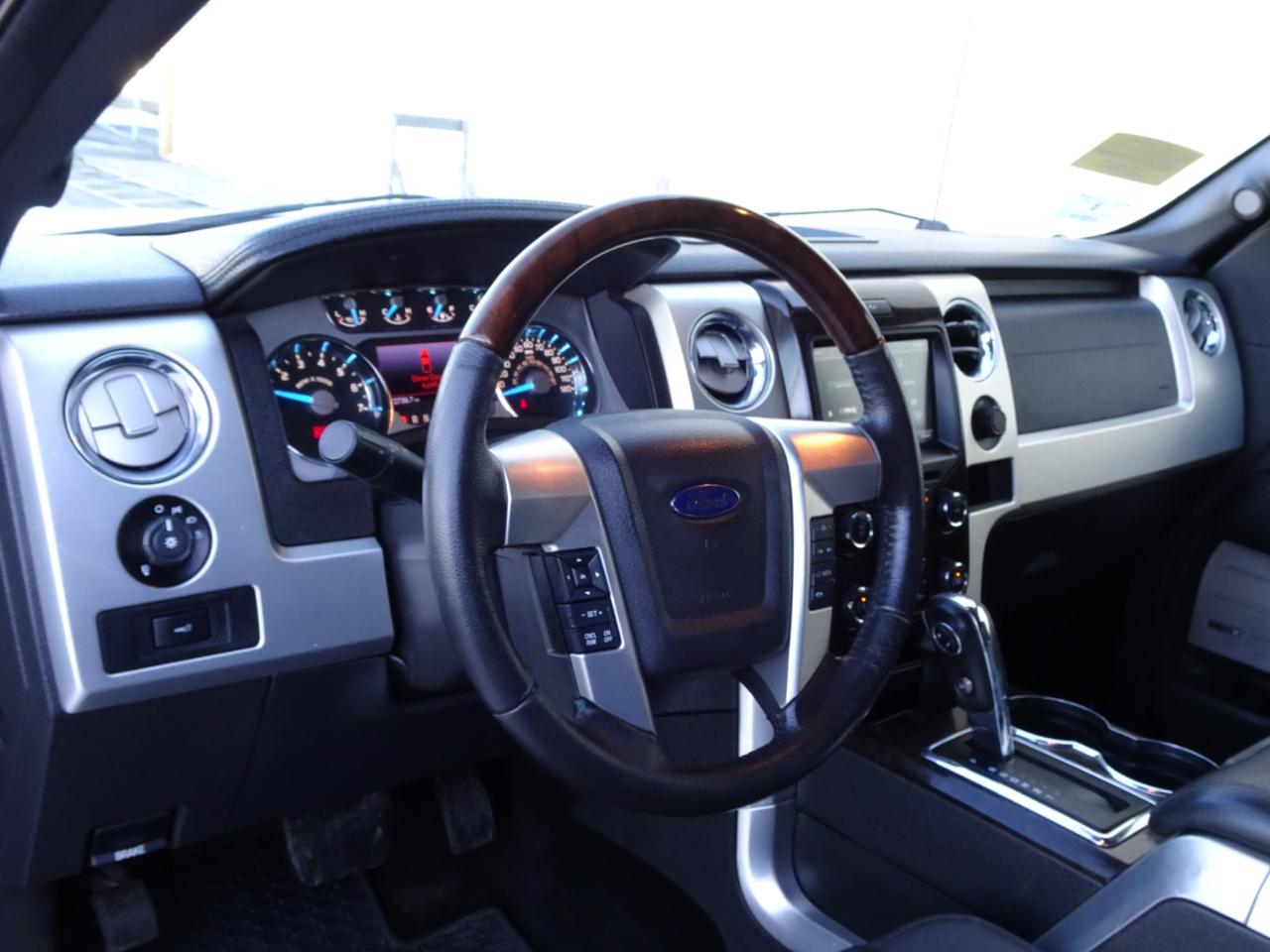 Ford F-150 4WD SuperCrew 145" Platinum 2013