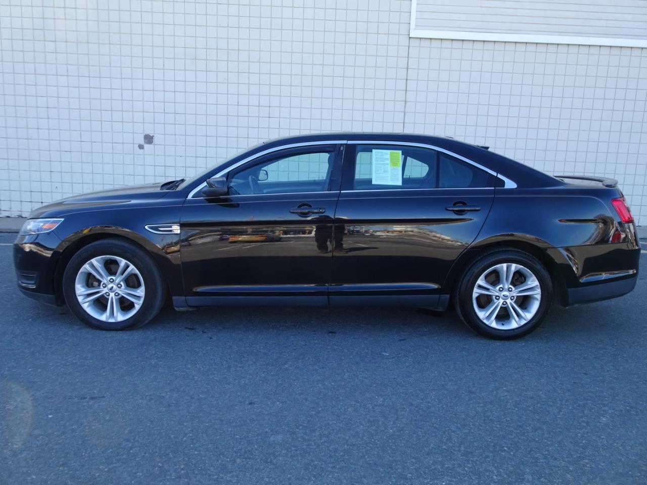 Ford Taurus 4dr Sdn SEL AWD 2016