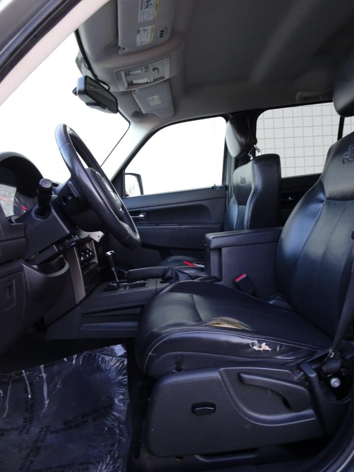 Jeep Liberty 4WD 4dr Sport Latitude 2012