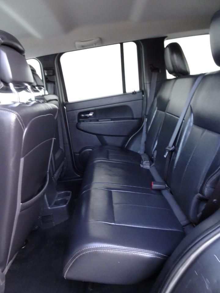 Jeep Liberty 4WD 4dr Sport Latitude 2012